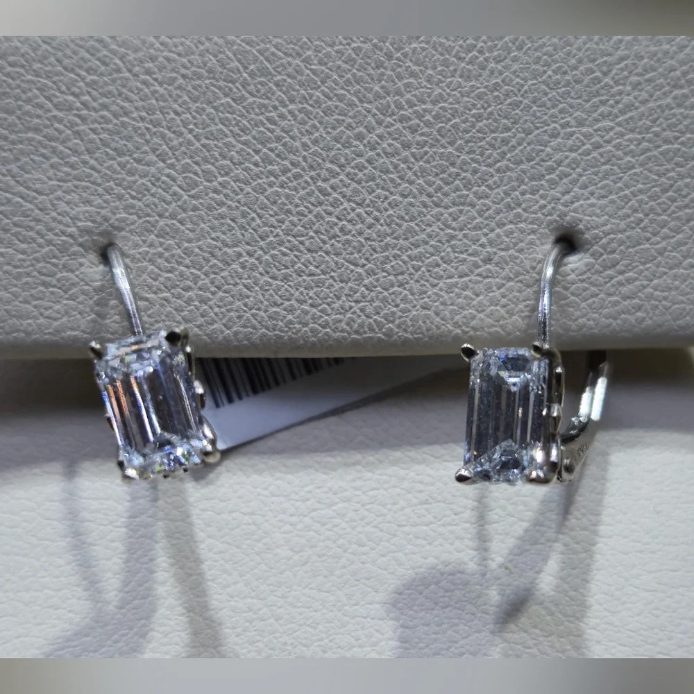 14k white gold diamond earrings - Picture 2 of 2